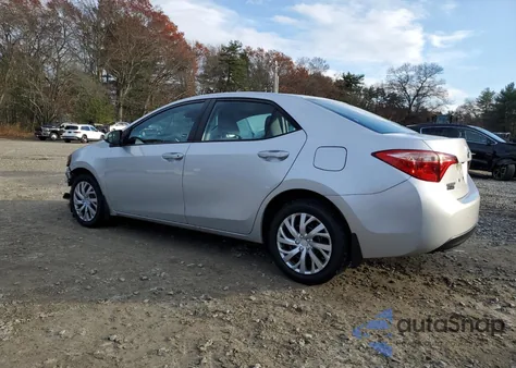 2018 Toyota Corolla L z USA, uszkodzony, nr VIN 2T1BURHE6JC032122